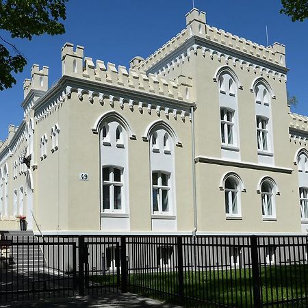 Rezydencja Mysliwska - Apartamenty كوزتسالين المظهر الخارجي الصورة