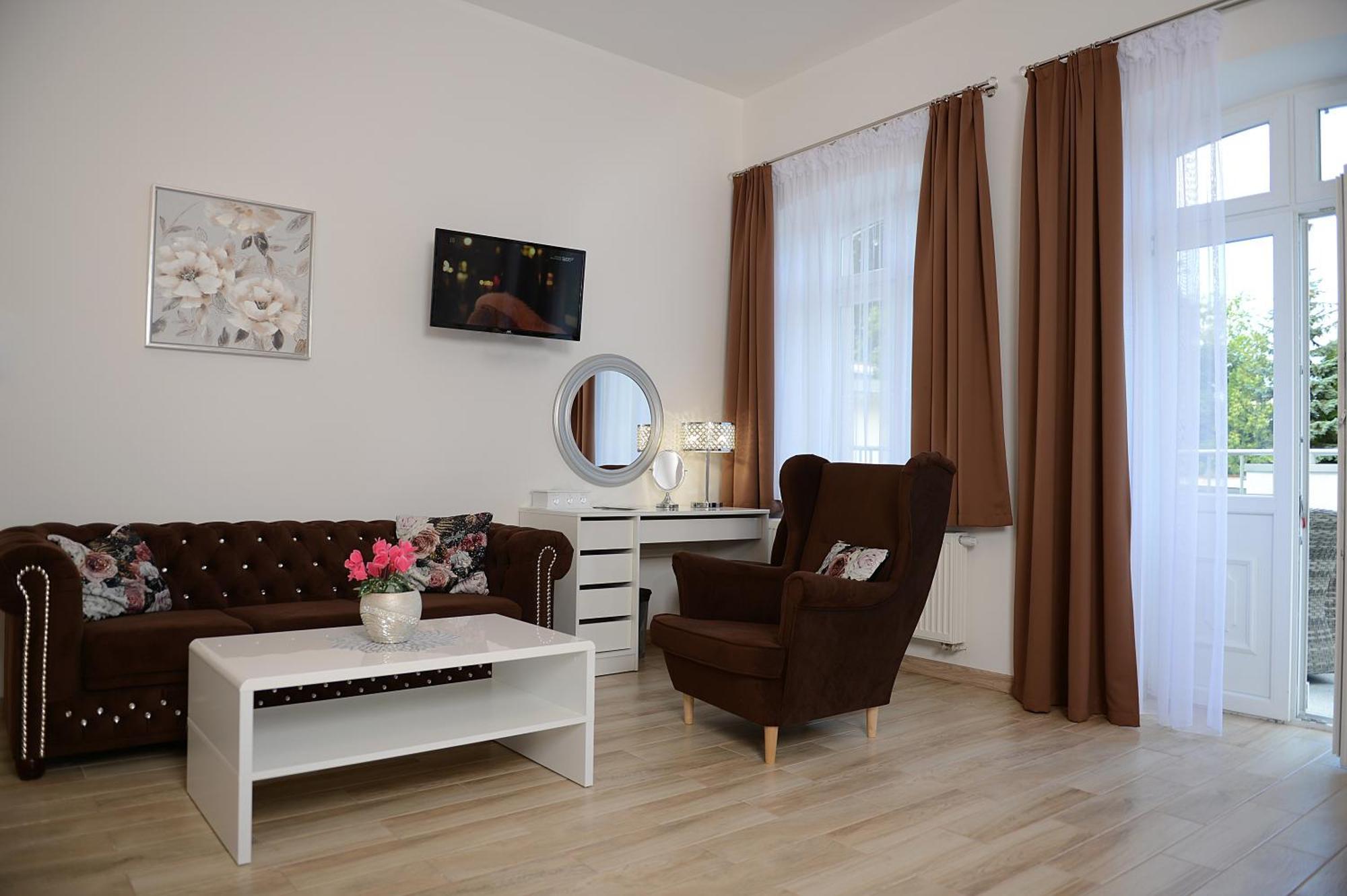 Rezydencja Mysliwska - Apartamenty كوزتسالين المظهر الخارجي الصورة