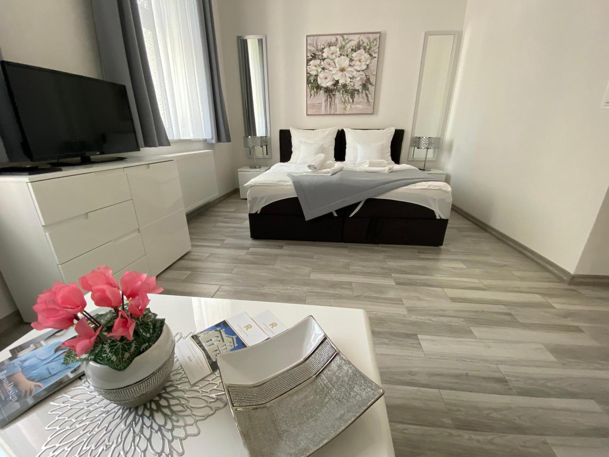 Rezydencja Mysliwska - Apartamenty كوزتسالين المظهر الخارجي الصورة