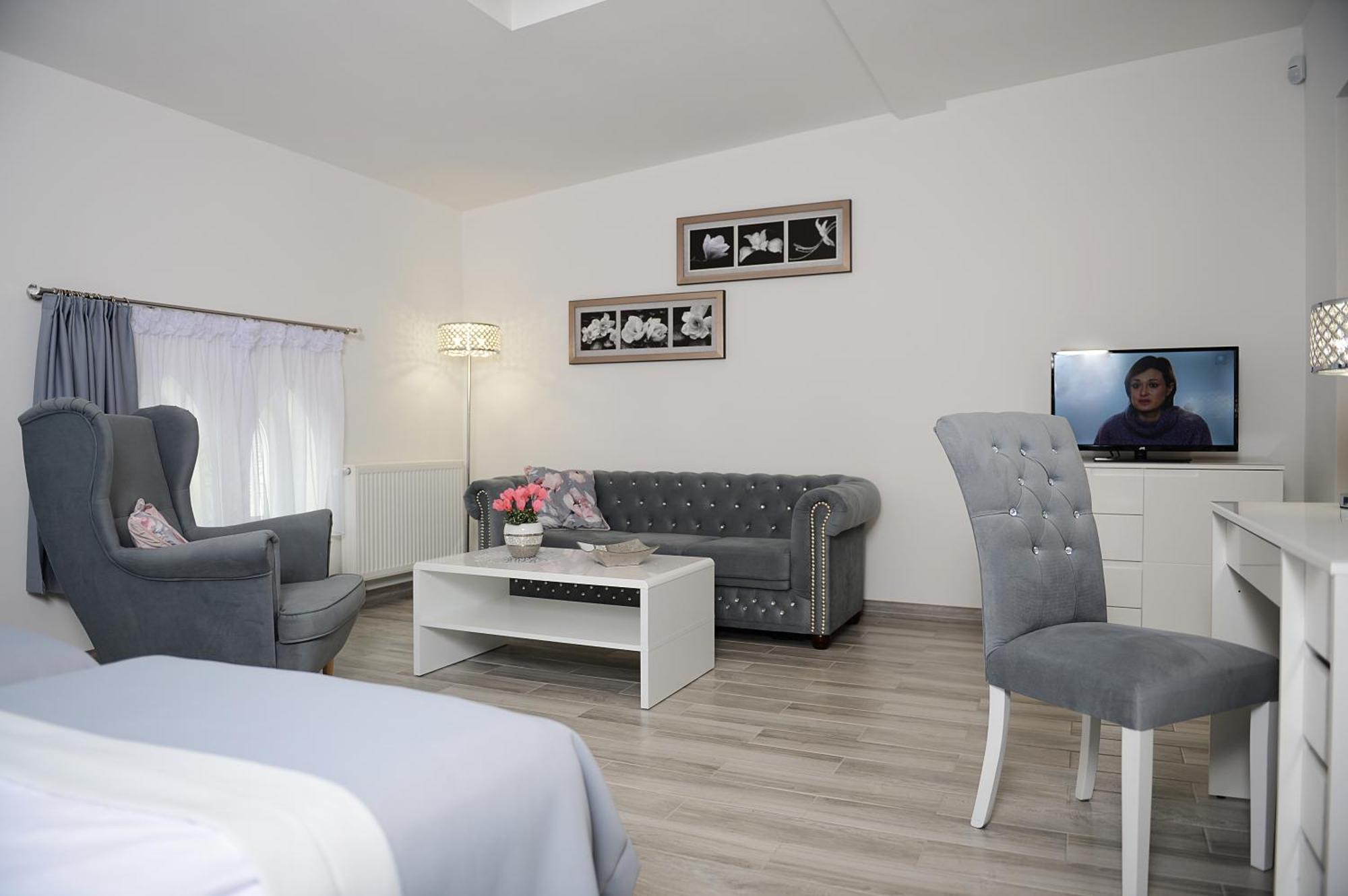 Rezydencja Mysliwska - Apartamenty كوزتسالين المظهر الخارجي الصورة