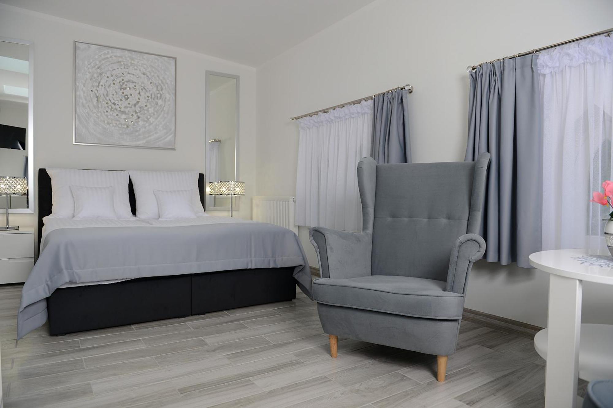 Rezydencja Mysliwska - Apartamenty كوزتسالين المظهر الخارجي الصورة